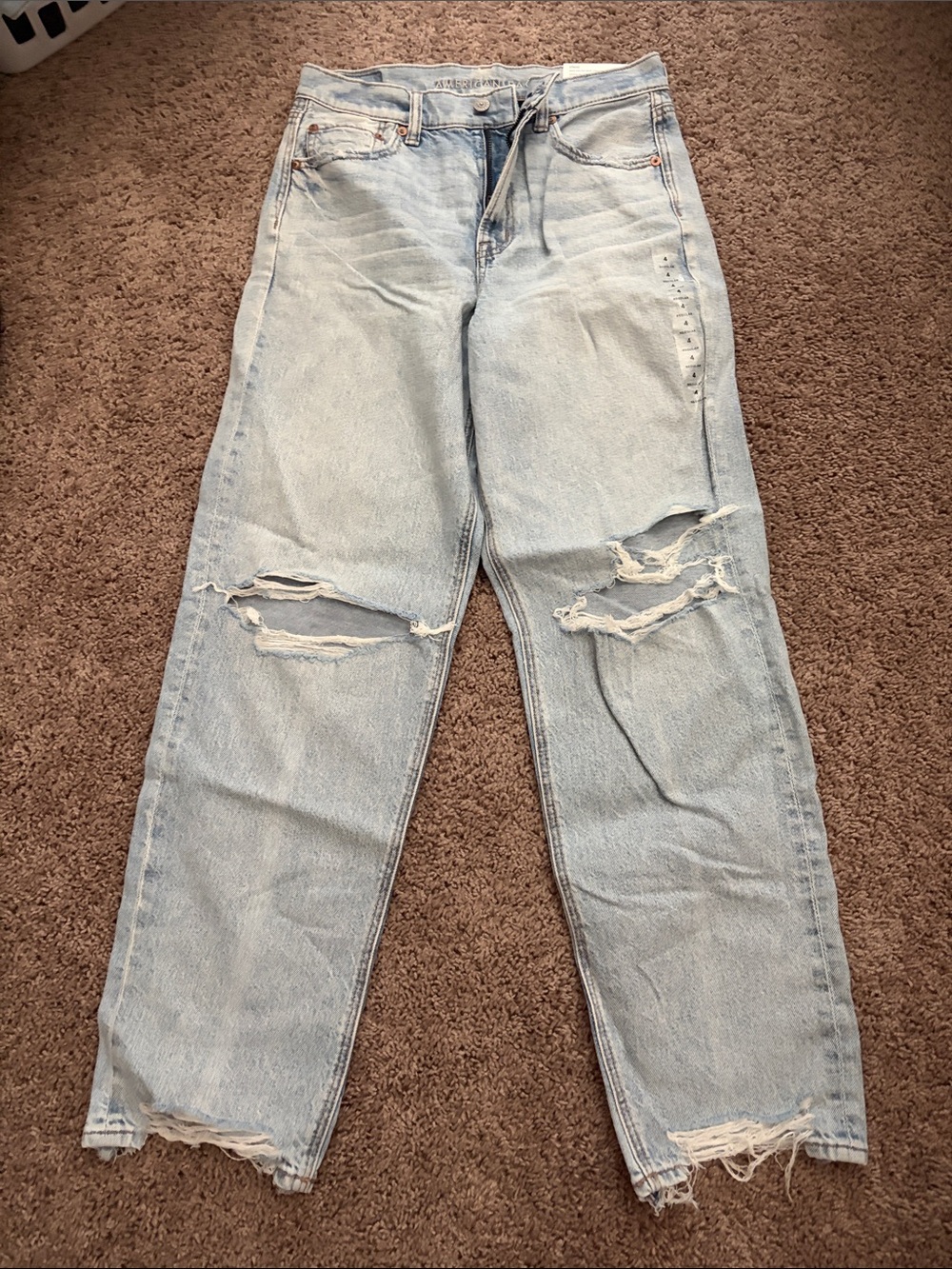 AE Light Wash Distressed Women’s Jeans - Picture 1 of 2